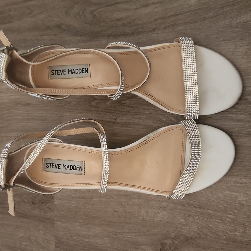 🌞2/$30 // STEVE MADDEN: Crystal Crisscross Strap Wedge Sandals - Picture 4 of 13